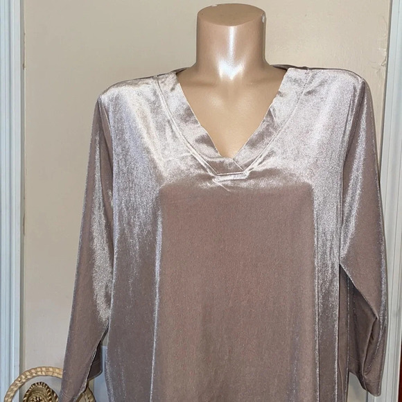 Lands End women 1x 16 18 plus top Velvet vneck tan gold 3/4 sleeve plus stretch - Picture 2 of 8